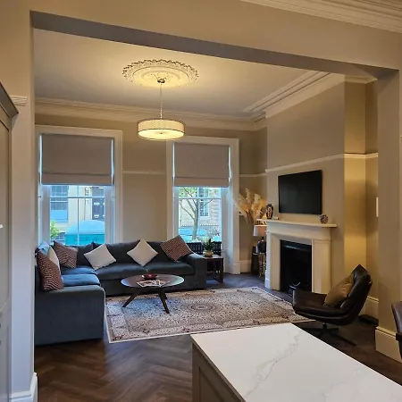 Centre Stunning Georgian Townhouse