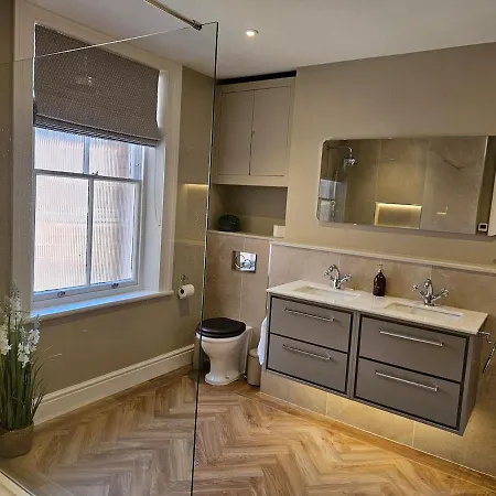 Centre Stunning Georgian Townhouse *