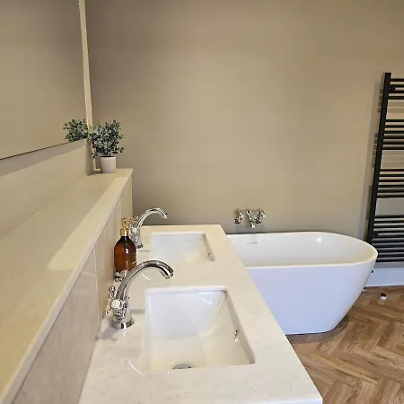 Centre Stunning Georgian Townhouse