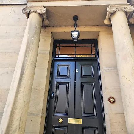 Centre Stunning Georgian Townhouse