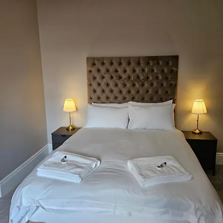 Centre Stunning Georgian Townhouse * קרליסל